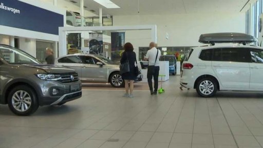 Motorová vozidla a ubytování a stravování