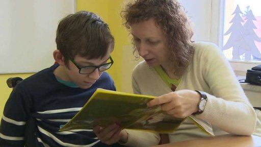 Omezování asistentů u žáků v inkluzi