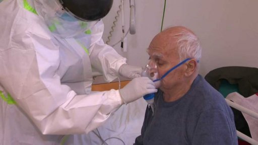 Přes 3000 nakažených v nemocnicích