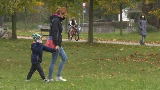 Uzavření škol a ošetřovné