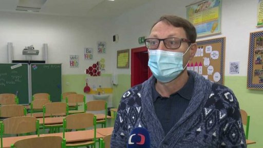 Není jasné, kdy se znovu otevřou školy
