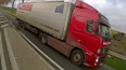 Manévr českého řidiče kamionu ve Francii