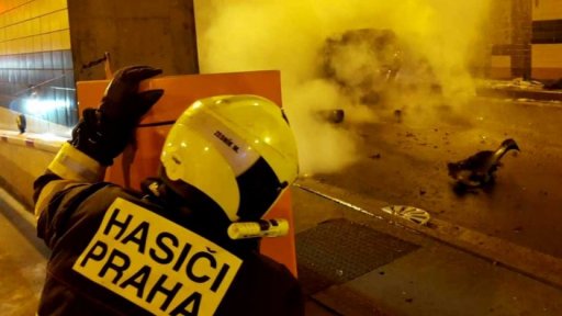 Nehoda a zranění tří policistů