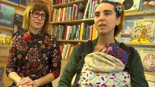 Kniha Kapky na kameni o významných českých ženách