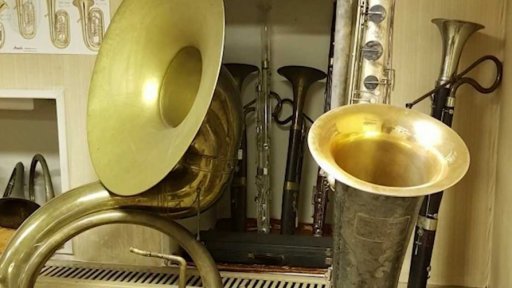 Krach světového výrobce hudebních nástrojů