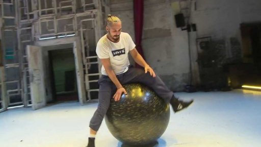 La Putyka předtavení živě streamuje