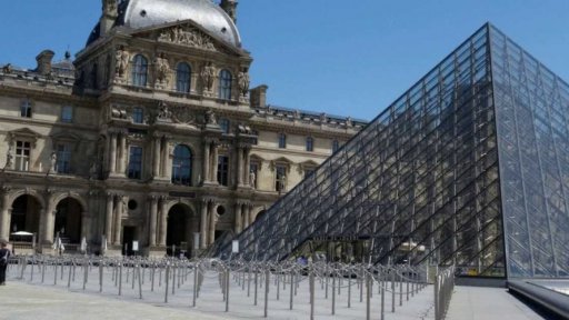 Museum Louvre se otvírá