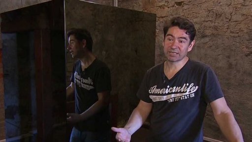 Skleněný hranol ve věži