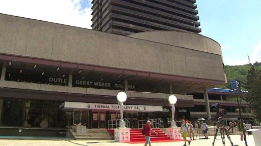 Mimořádný ročník KVIFF zrušen