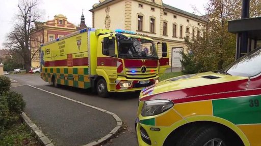 Z benešovské nemocnice přijel konvoj s pacienty s covidem