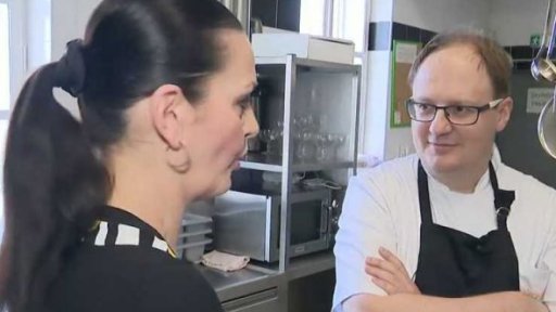 Vláda zpřísňuje bezpečnostní opatření