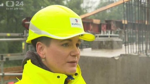 Montáž nosníků na dálnici D1