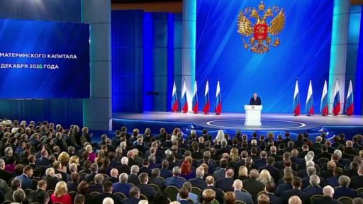 Ruská vláda podává rezignaci + rozhovor s P. Procházkovou