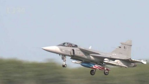 Gripen zůstal kvůli závadě v Litvě