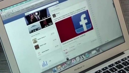 Facebook s Twitterem blokuje některé zprávy před prezidentskými volbami v USA