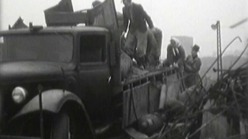 82 vagonů šrotu - mimořádná nedělní směna (1951)