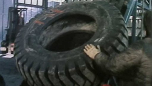 Nový drtič starých pneumatik (1981)