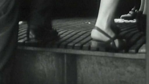 Obtížné nastupování do trolejbusů (1958)