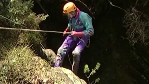 Unikátní pískovcové jeskyně na Náchodsku (2008)