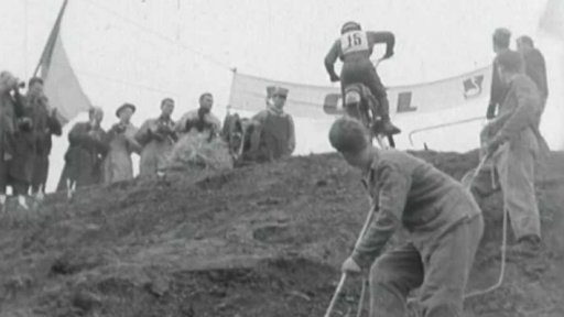 Závod motocyklů v jízdě do strmého vrchu (1960)