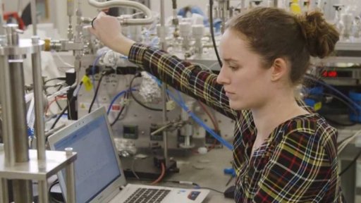 Voda z měsíčních kamenů