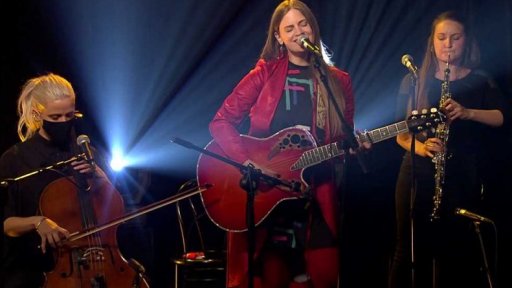 Host: Vladivojna La Chia živě