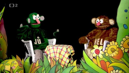 Jů a Hele se loučí s kamarády.