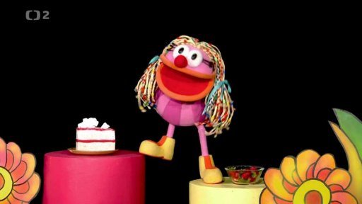 Fámula, na důkaz toho, že už nikomu nic nezávidí, věnuje Tryskáčkovi a Tryský svůj dort a jahody.