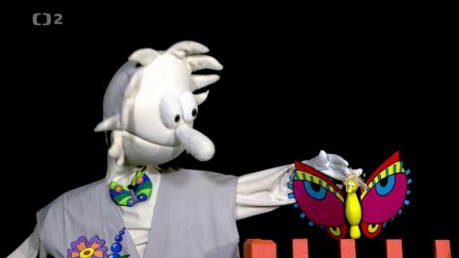 Otylka si stěžuje Pipovi, že nemůže létat, je přecpaná sýrem!