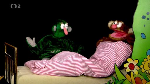 Hele vykládá Jů svůj sen o Mufčučunovi. Pak přilétá Mučučuna a zpívá dešťové zaříkadlo.