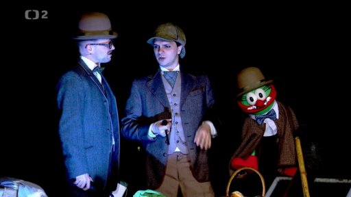 Holmes a Watson pátrají v Mufriartyho doupěti. Holmes prokáže, že známý zloduch je nevinen.