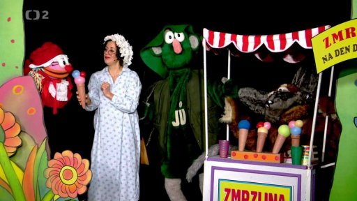 Jů myslivec a Hele vlk točí zmrzlinu pro Karkulku Fámulku a babičku Pipetu. A přejí všem ke Dnu dětí!