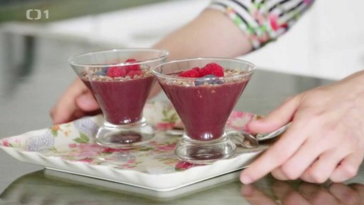 Dezert z exotického ovoce acai