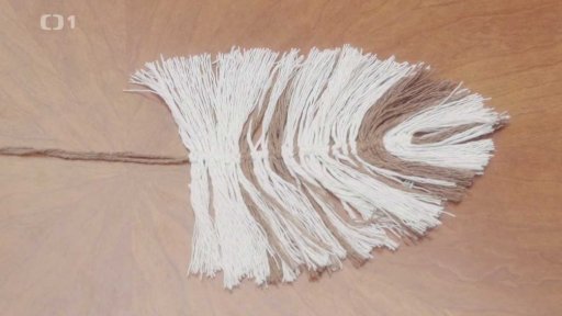 Peříčko z provázků