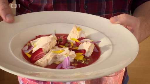 Valentýnská jahodová polévka