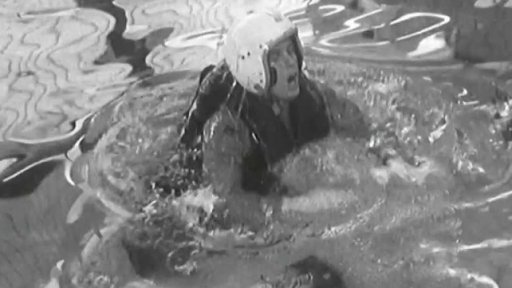 Výcvik pilotů v zachraňování se z moře