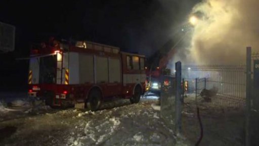 Požár haly v Sendražicích na Královéhradecku