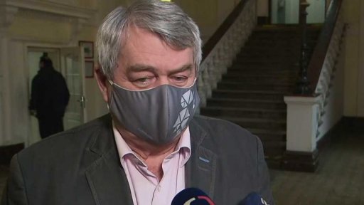 Komunisté o podpoře nouzového stavu