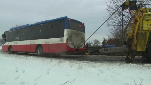 Nehody kvůli ledovce