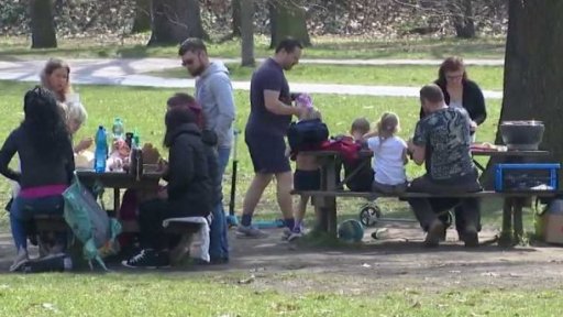 Přenos viru v teplých dnech