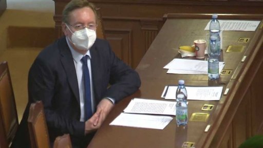 Otazníky kolem majetkového přiznání ministra zdravotnictví