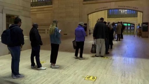 Po očkování bez roušek a rozestupů