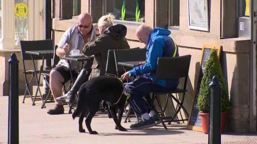 Rozvolnění opatření v Anglii a Walesu