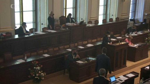 Právo na sebeobranu se zbraní v ruce