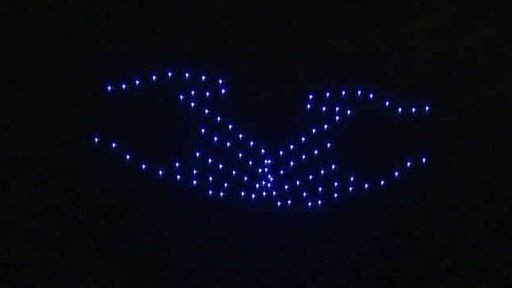 Svítíci drony nad Brnem