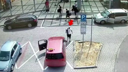 Zloděj oloupil průvodčí ve vlaku