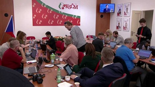 Pokračuje sčítání hlasů