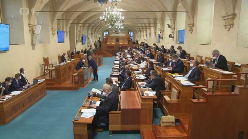 Senát proti tzv. klouzavému mandátu