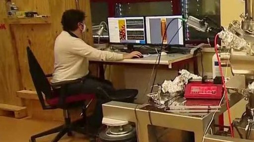 Pozorování subatomární struktury