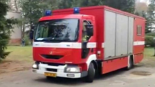 Evakuace víc než 50 studentů a učitelů